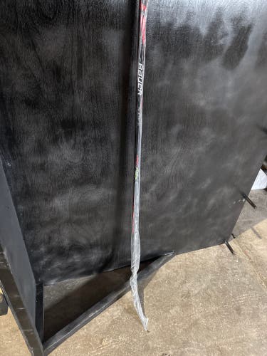 Senior Bauer Vapor Flylite Right Handed Hockey Stick P92 87 Flex (New)