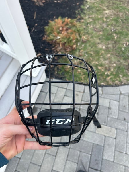 Medium CCM FM580 Full Cage (Used)