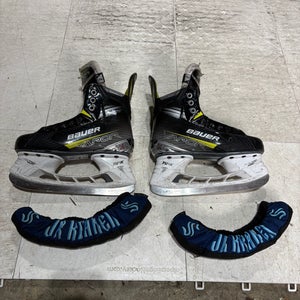 2023 Bauer Vapor X4 Hockey Skates Regular Width Size 2 (Used)