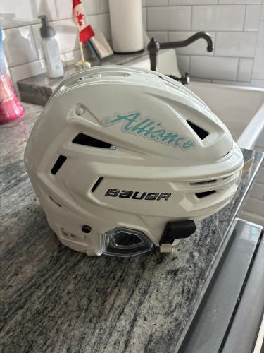 Medium Bauer Re-Akt 150 Helmet (Used)