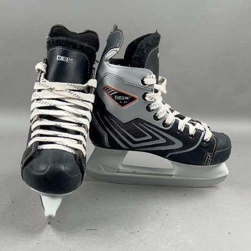 CCM 88 Vector 1.0 Size 2 Junior Hockey Skates