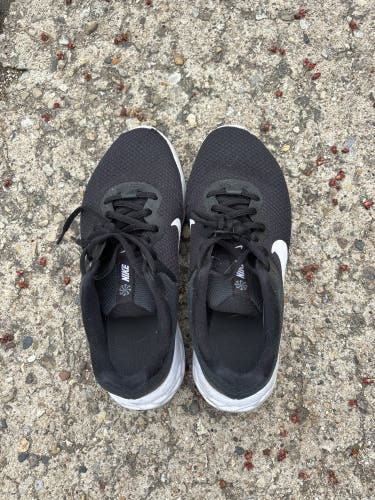 Women's Size M 7.0 (W 8.0) Adult Nike Renew Run Shoes (Used)