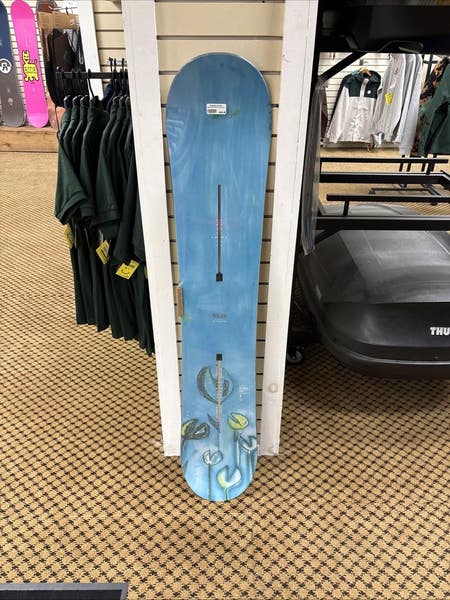 burton 149 snowboard Burton Blossom 149 cm Snowboard Twin Camber NEW 25/26 FROG GRAPHIC!!! |  SidelineSwap