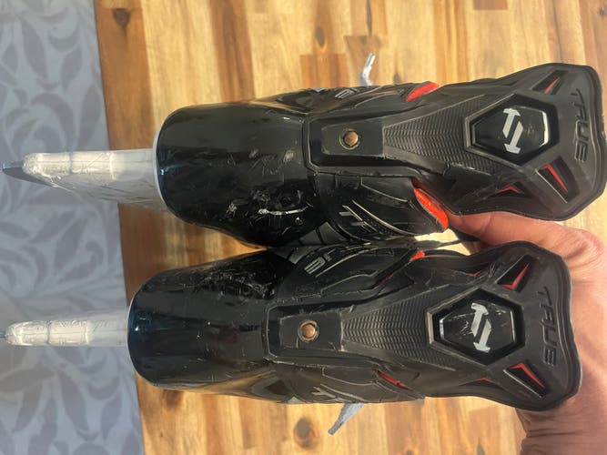 2023 True HZRDUS 7x Hockey Skates Regular Width Size 4.5 (Used)