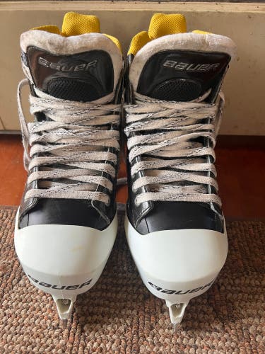 Bauer Supreme One100 Hockey Goalie Skates Extra Wide Width 9.5 (Used)