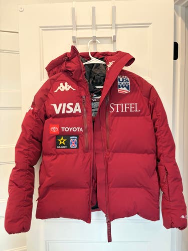 New US Ski Team red / burgundy puffy jacket (2026)