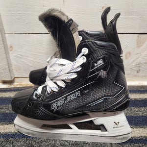 Black 2024 Bauer Supreme M50 Pro Hockey Skates Regular Width Size 5 (Used)