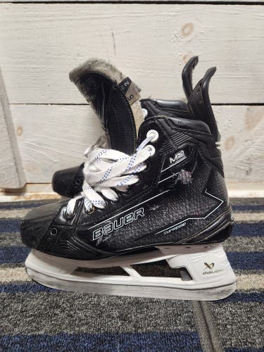 Black 2024 Bauer Supreme M50 Pro Hockey Skates Regular Width Size 5 (Used)