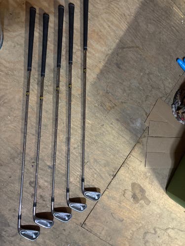 Men's Adams Idea Right Handed Iron Set Regular Flex (5 Clubs) #5 - #9 Steel Shaft (Used)