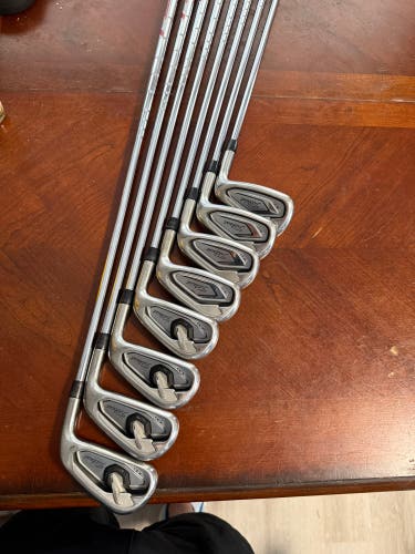 2021 Titleist T300 Right Handed Iron Set Regular Flex (Used)