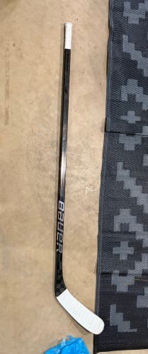 Intermediate Bauer Vapor Hyperlite 2 Left Hand Hockey Stick P90TM 50 Flex (Used)