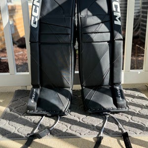 30" 2023 CCM EFlex 6.5 Goalie Leg Pads (Used)