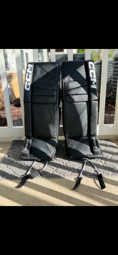30" 2023 CCM EFlex 6.5 Goalie Leg Pads (Used)