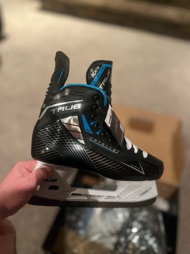 2024 True Catalyst 5x4 Hockey Skates Wide Width 8 (New)