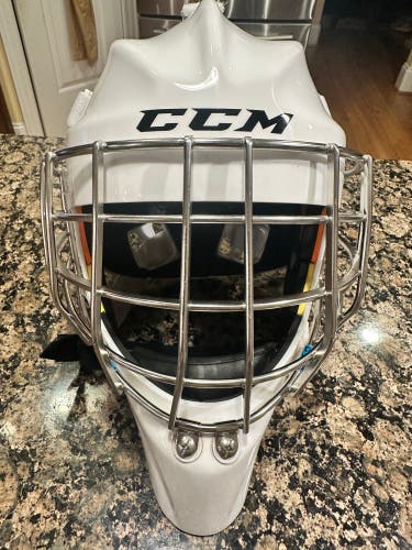 Senior XS CCM Axis 1.9 Goalie Mask (Used)