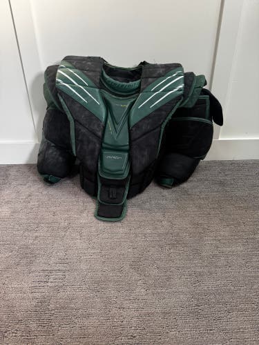 Medium Bauer Hyperlite Goalie Chest Protector (Mach Arms) Pro Stock (Used)