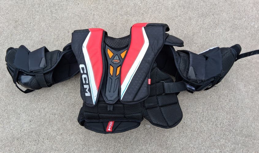 Senior Medium CCM EFlex 6 Goalie Chest Protector (Used)