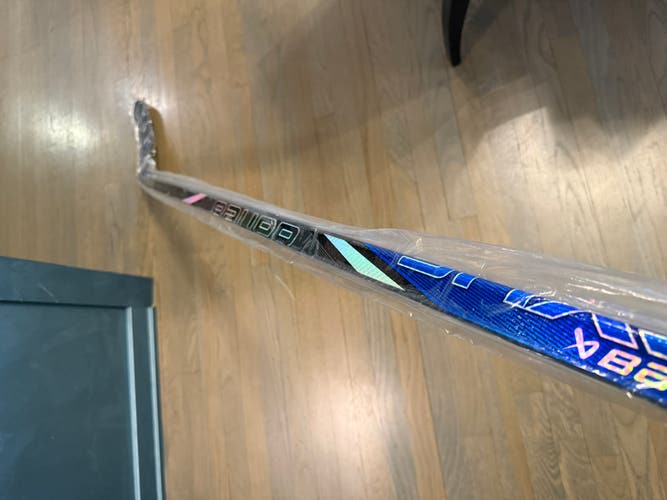 Senior Bauer Nexus Tracer Right Handed Hockey Stick P28M 95 Flex Pro Stock (New)