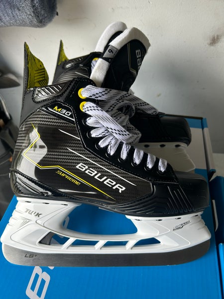 2024 Bauer Supreme M30 Hockey Skates Regular Width 6 (New)