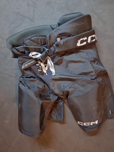 Women's Senior Medium CCM JetSpeed FTW Hockey Pants (Used)