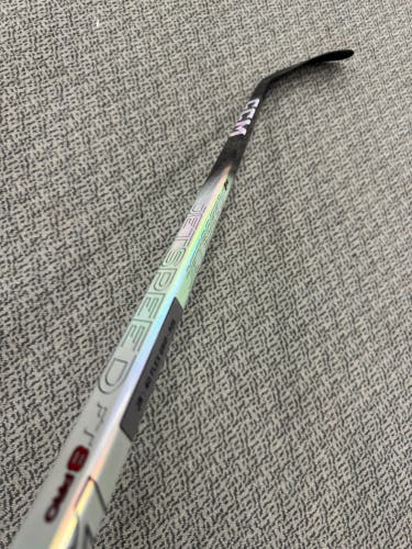 Intermediate CCM JetSpeed FT8 Pro Left Hand Hockey Stick P28 40 Flex (New)