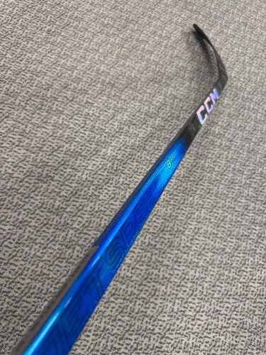 Junior Blue CCM JetSpeed FT8 Pro Right Handed Hockey Stick P29+1/4 40 Flex (New)