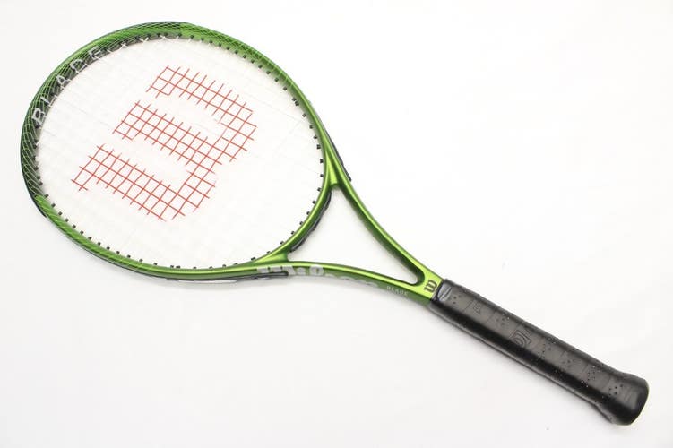 2025 WILSON BLADE FEEL COMP 26 JUNIOR TENNIS RACQUET (4 0/8) DEMO RACQUET