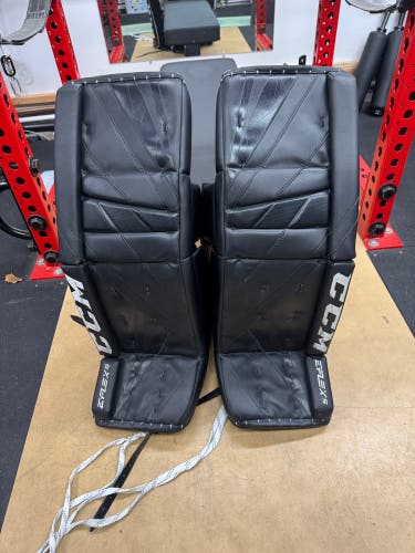 34" CCM EFlex 5 Goalie Leg Pads (Used)