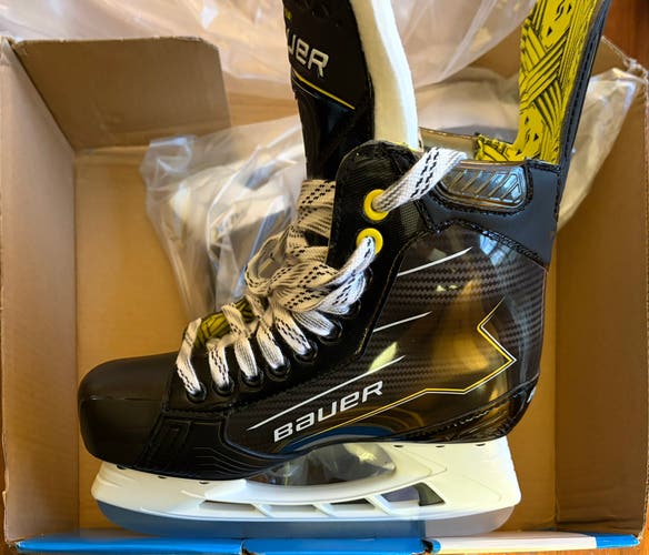 2024 Bauer Supreme M30 Hockey Skates 7 (New)