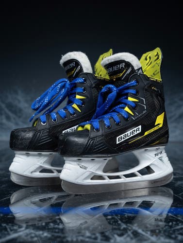 Black 2022 Bauer Supreme M4 Hockey Skates Size 3.5 (Used)