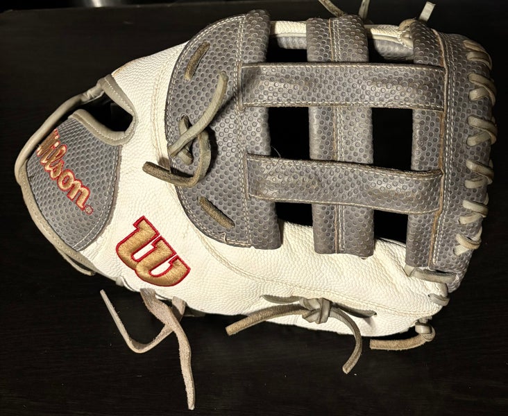 Wilson A2000 RH First Base Softball Glove 12.5" (Used)