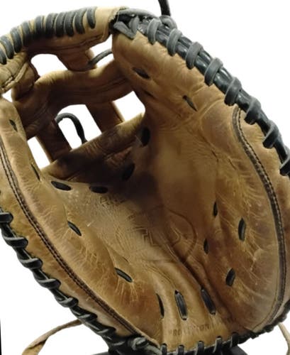 Louisville Slugger RH Catcher's TPS Baseball Glove 33" (Used)