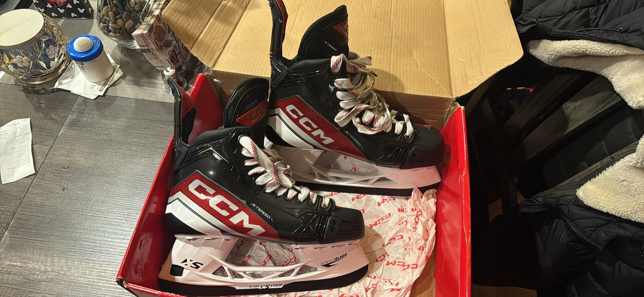 Red 2025 CCM JetSpeed Vibe Hockey Skates Regular Width 10 (New)