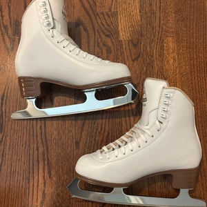 Jackson Ultima Artiste Figure Skates C Adult 8 (Used)