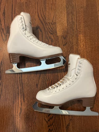 Jackson Ultima Artiste Figure Skates C Adult 8 (Used)