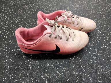 Used Nike Soccer Cleats Pink Junior 02.5 11849-S000038149