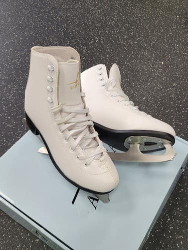 American Athletic 524 Womens Figure Skate White Senior 7 11849-S000038142