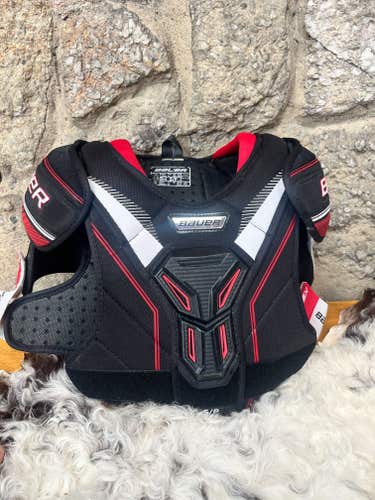 Men's Small Senior Bauer Shoulder Pads (Used)