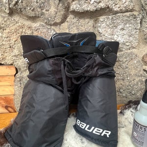 Men's Senior Medium Bauer Hockey Pants (Used)