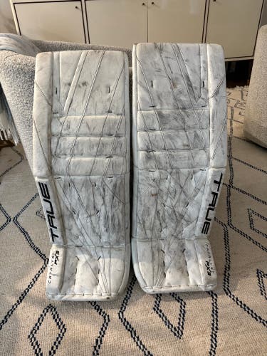 31" True Catalyst PX3 Goalie Leg Pads (Used)