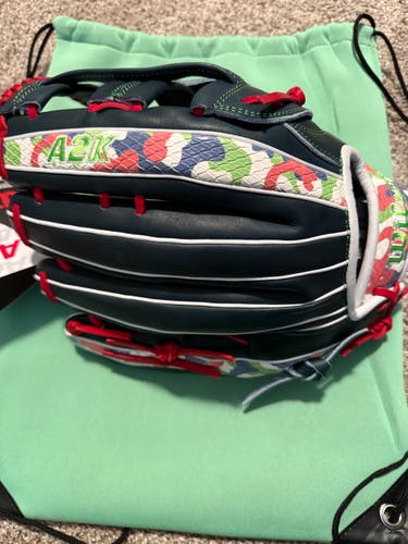 Wilson RH Outfield Baseball Glove 12.75" (New)