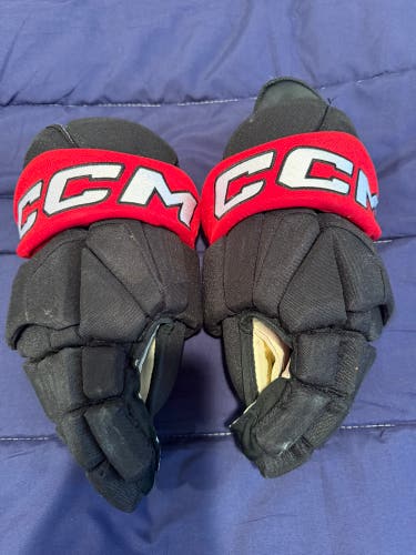 CCM D30 Gloves 14" (Used)