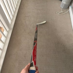 Intermediate Bauer Vapor Flylite Right Handed Hockey Stick P28 65 Flex (Used)