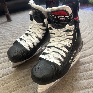 Bauer Vapor 3X Hockey Skates Extra Wide Width Size 5 (Used)