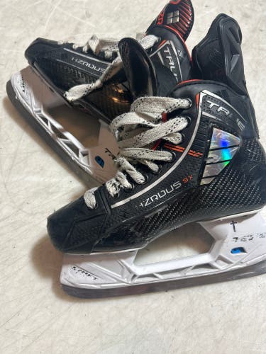 2023 True HZRDUS 9x Hockey Skates Size 4 (Used)