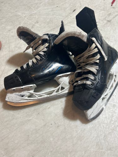 2023 CCM JetSpeed FT675 Hockey Skates Size 3 (Used)