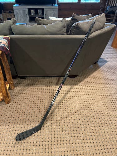 New Senior CCM Ribcor Trigger 9 Pro Right Handed Hockey Stick P28 75 Flex