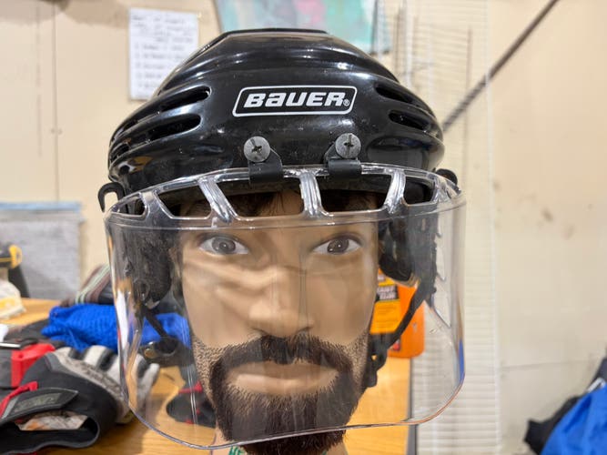 Large Bauer HH5000 Helmet (Used)