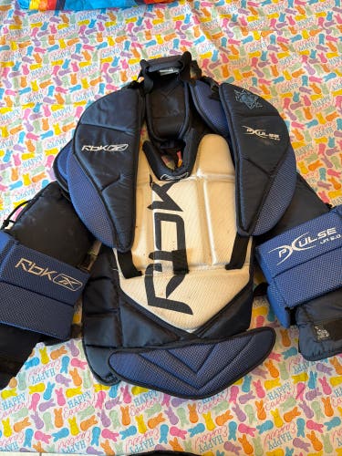 Medium Reebok AB XPulse 6.0 Goalie Chest Protector (Used)