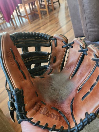 2022 Wilson RH A2000 Baseball Glove 11.5" (Used)